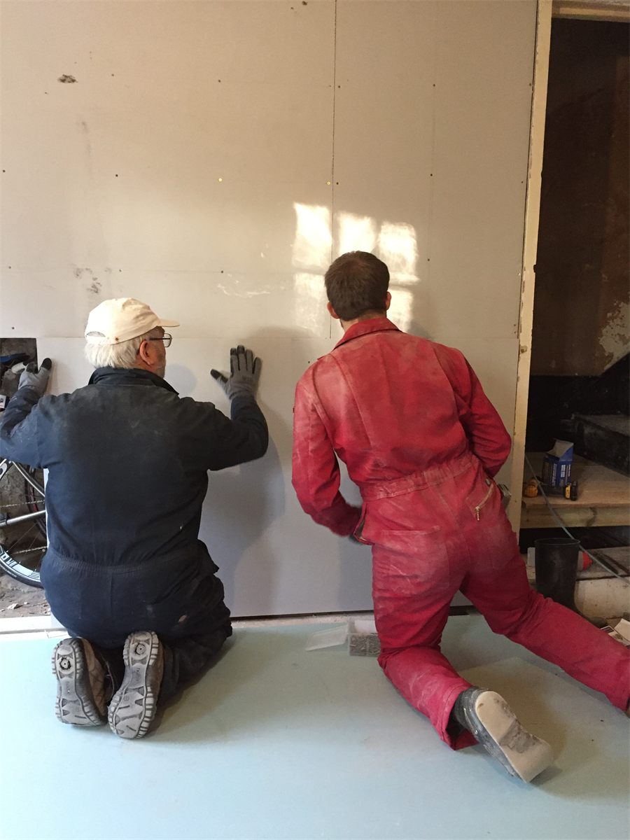 Dining_Board_Fixing1