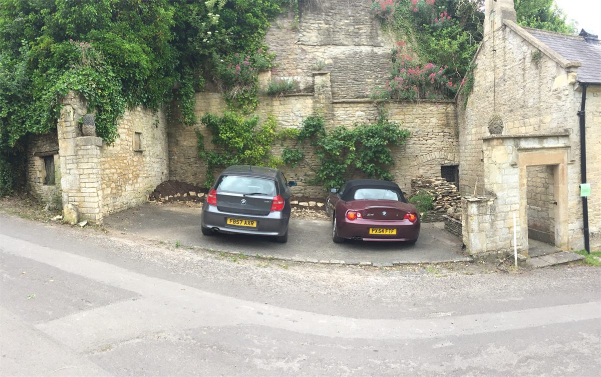 Hardstanding_Cars