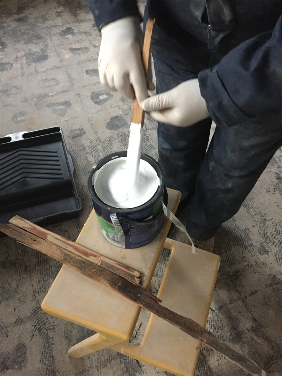 Kitchne_Paint_Mixing